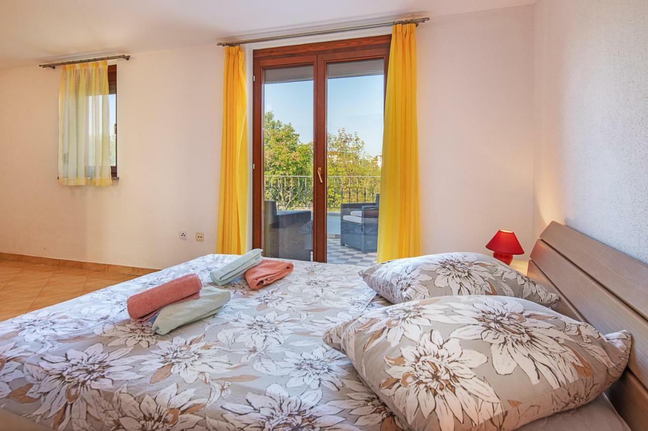 Ferienhaus Joy Ližnjan Eksteriør bilde